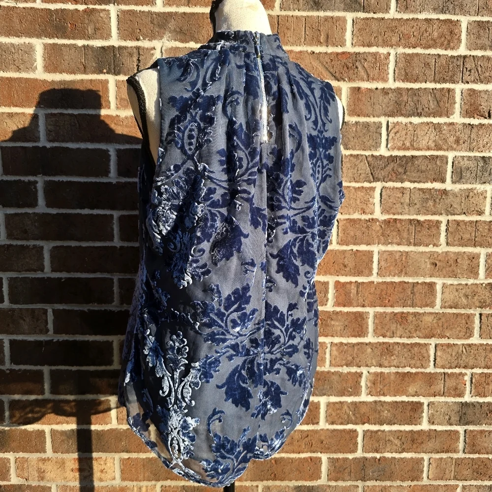 White House Black Market Blue Patterned Blouse - Picture 4 of 12